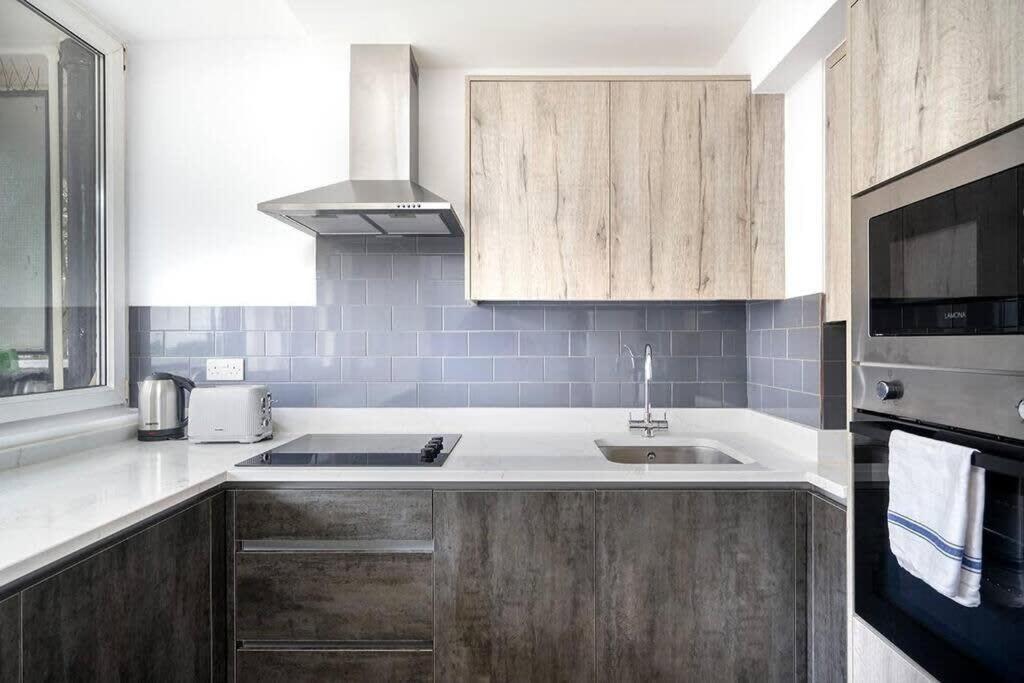 Charming Apartment In The Pleydell Estate لندن المظهر الخارجي الصورة
